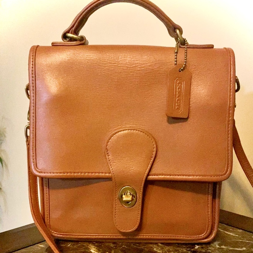 Vintage Coach British Tan Station (5130) Purse Bag